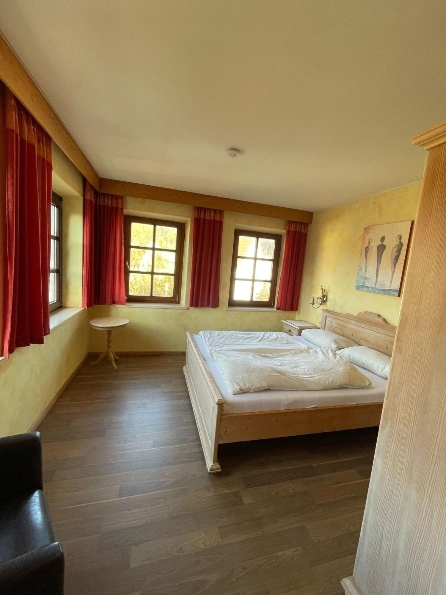 Landhotel Neukirchner Hof Neukirchen Bei Sulzbach-Rosenberg Exterior foto